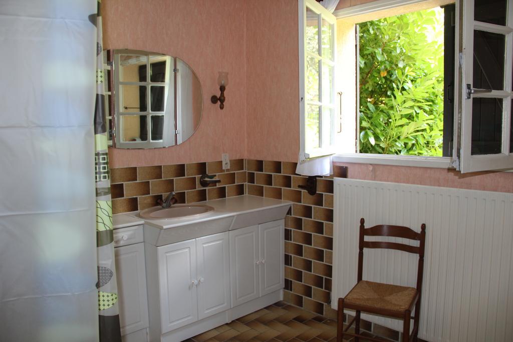 Holiday Home Maison De La Litiere Pugny-Chatenod 객실 사진